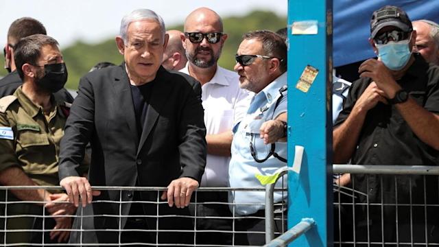 Israel roi vao be tac